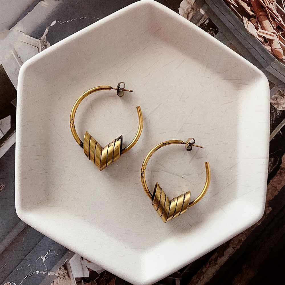 alt="Gold Geometric Chevron Hoop Earrings"