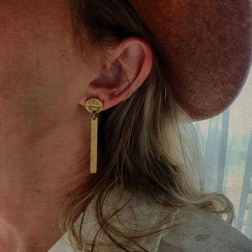 alt="Gold Geometric Dangle Earrings"
