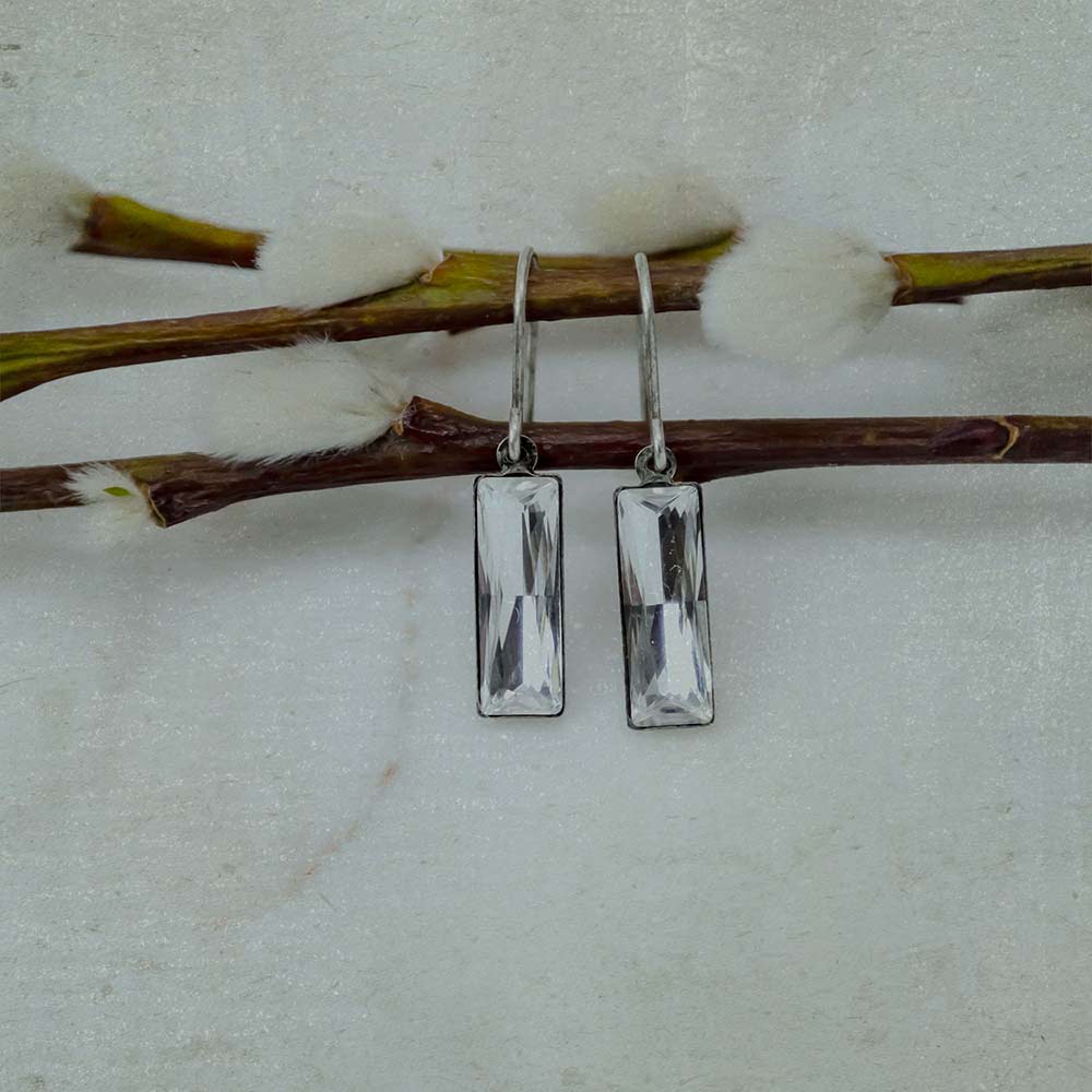 alt="E.B. Jewelry Studio Women's Vintage Silver Clear Swarovski Crystal Rectangular Dangle Earrings"